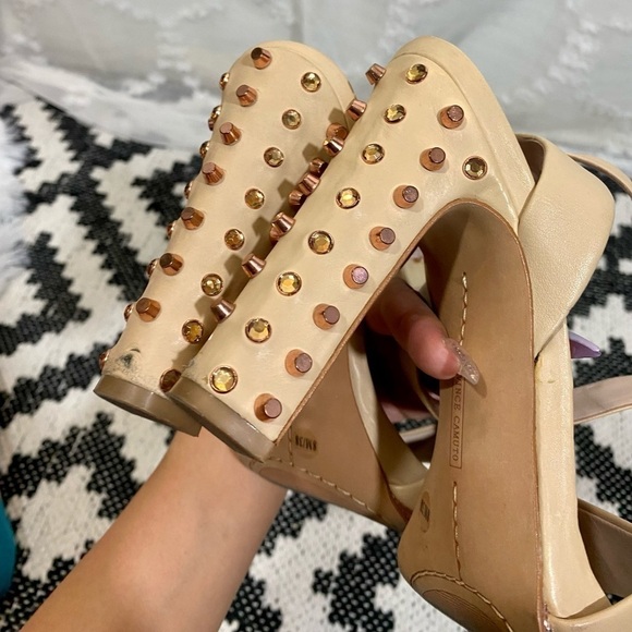 Vince Camuto Altman gold Studded nude heels size 8 - Picture 10 of 10